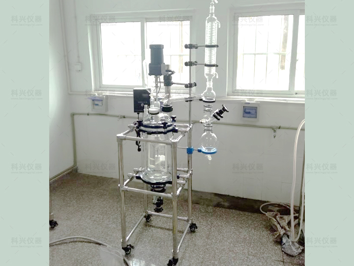 上?？婆d儀器與四川某大學合作現場